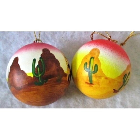 2 Wood Handpainted Ornaments Baubles Holiday Christmas Southwest Style Decor - Picture 2 of 3